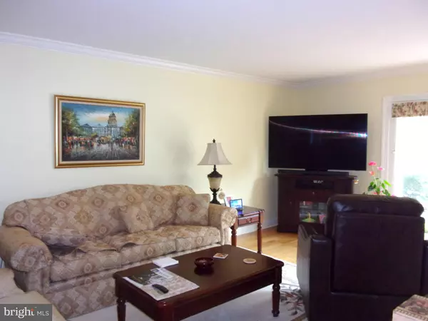 Berlin, NJ 08009,52 SMOKEY RUN DR