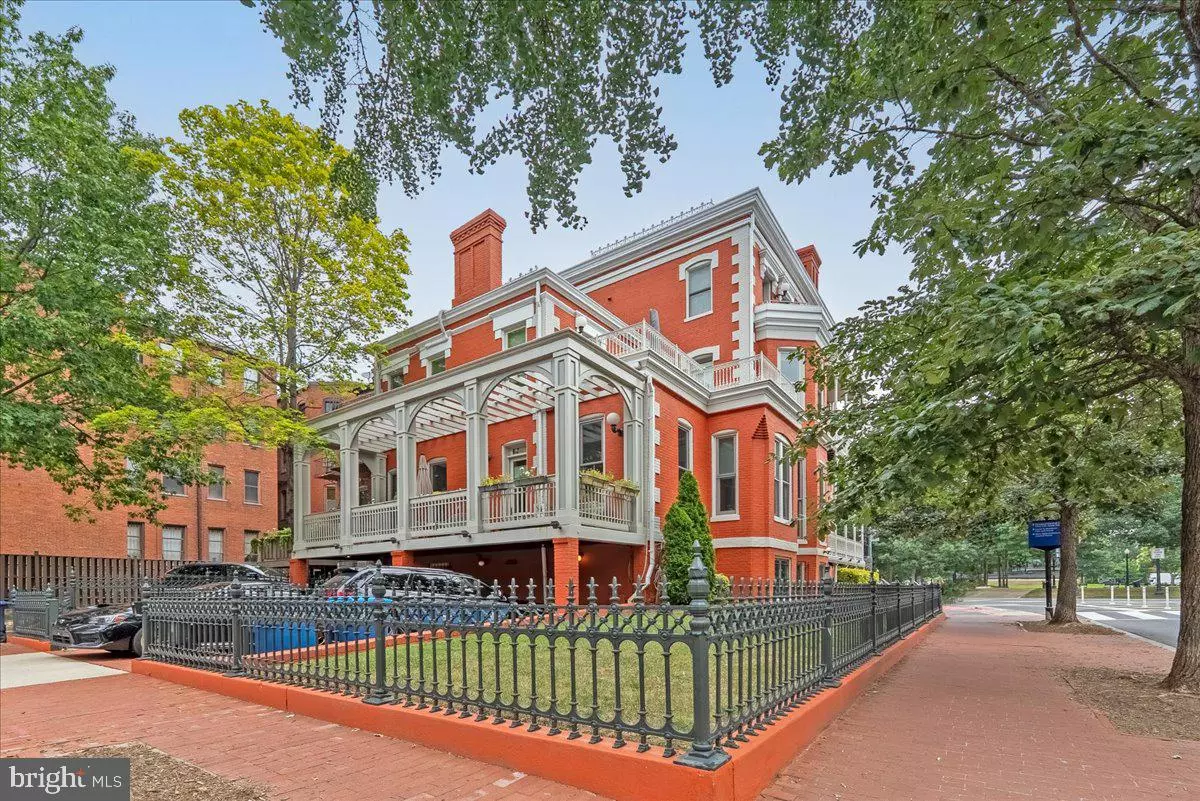 Washington, DC 20005,4 LOGAN CIRCLE NW #2