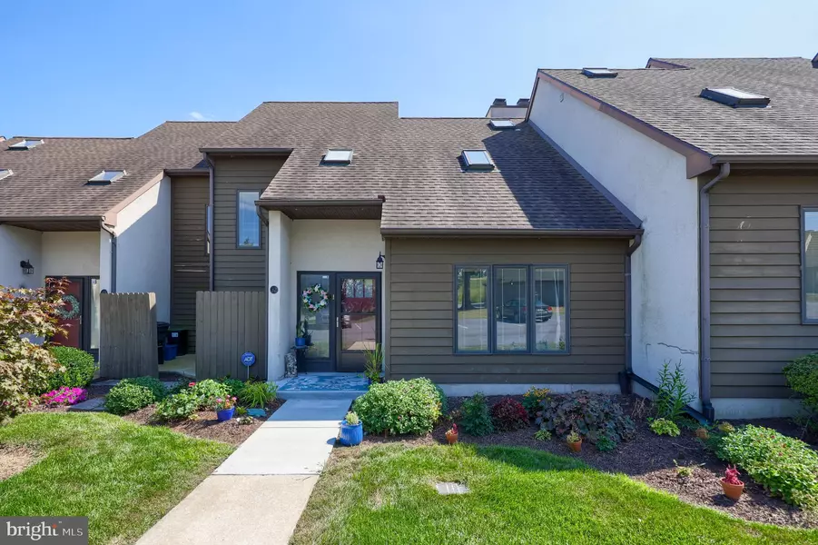 32 HAWK VALLEY LN, Denver, PA 17517