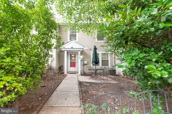 Centreville, VA 20120,14323 JOHNNY MOORE CT