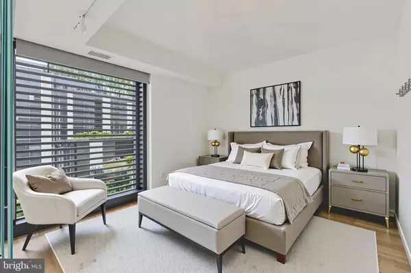 Washington, DC 20001,925 H ST NW #701