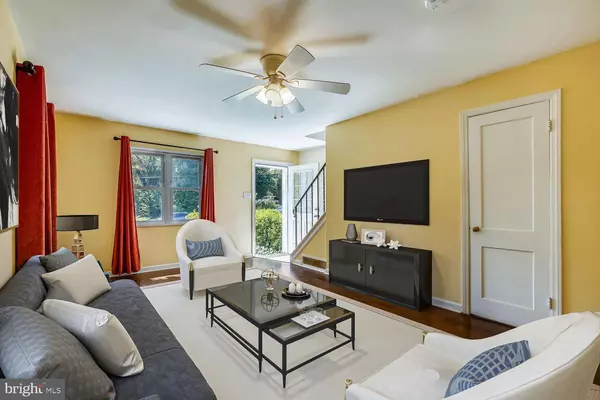 Alexandria, VA 22303,5810 FIFER DR