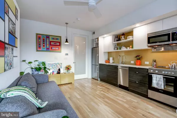 Philadelphia, PA 19122,1942 N FRONT ST #206