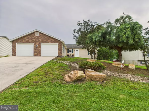 3670 ROCK CREEK DR, Dover, PA 17315