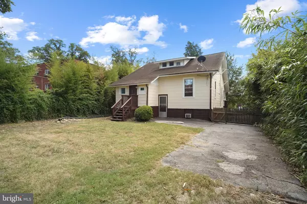 Arlington, VA 22201,2417 WASHINGTON BLVD