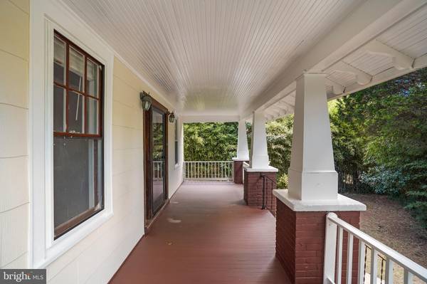 Arlington, VA 22201,2417 WASHINGTON BLVD