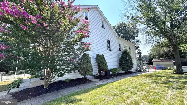 Beverly, NJ 08010,228 2ND ST