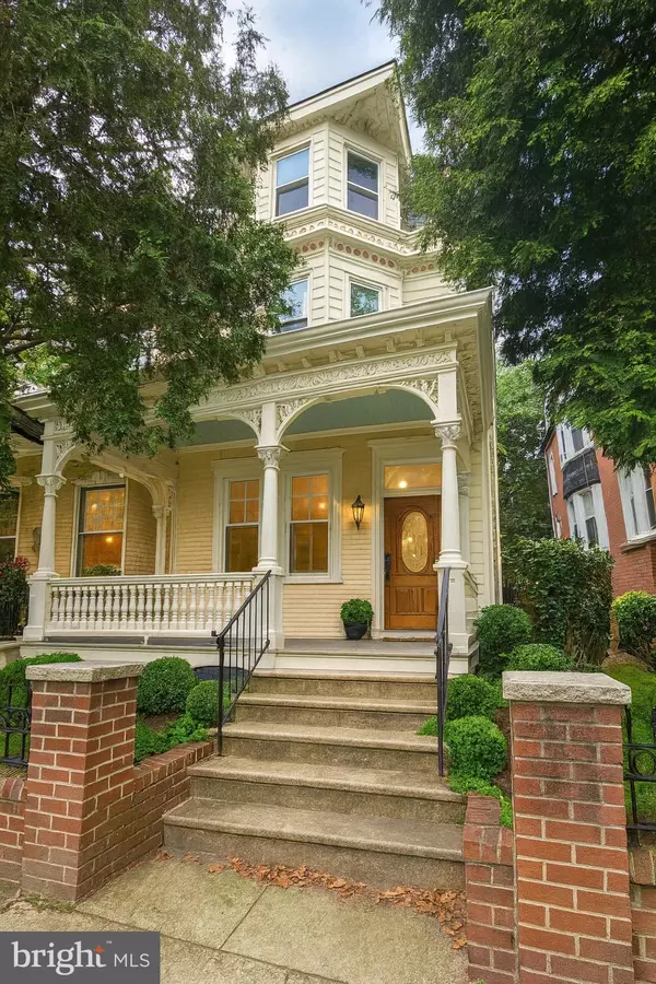 Philadelphia, PA 19143,828 S 49TH ST