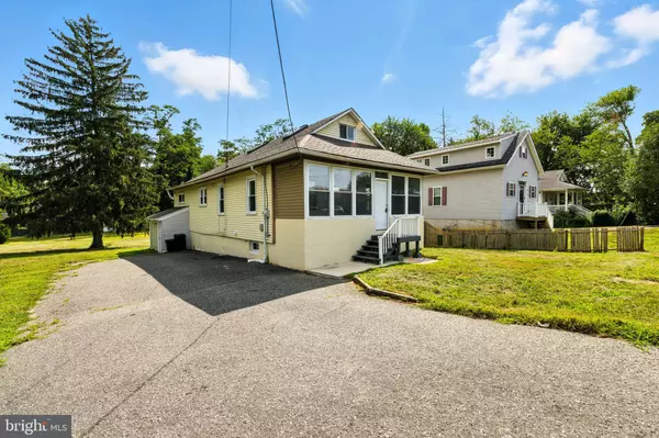 Moorestown, NJ 08057,403 S LENOLA RD