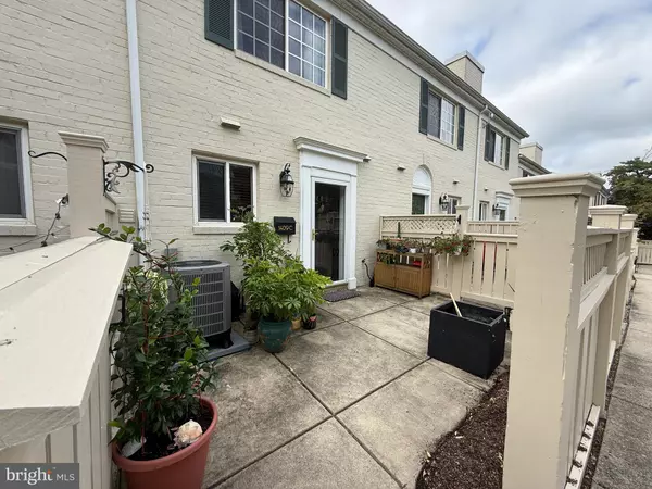 1409 N VAN DORN ST #C, Alexandria, VA 22304