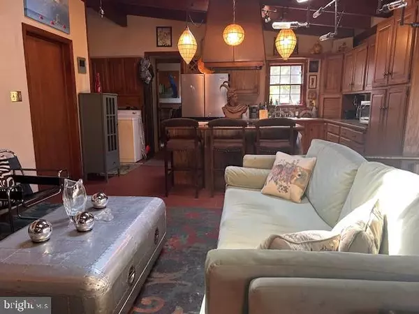 Reading, PA 19606,2571 HILL RD