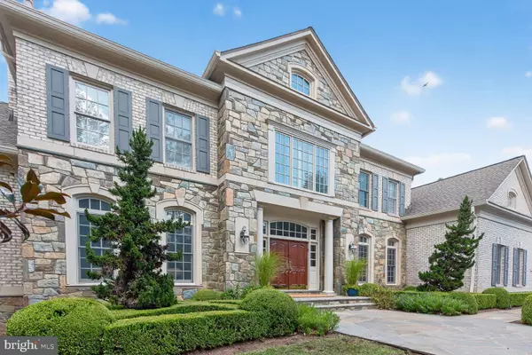Great Falls, VA 22066,9864 WALKER GLEN CT