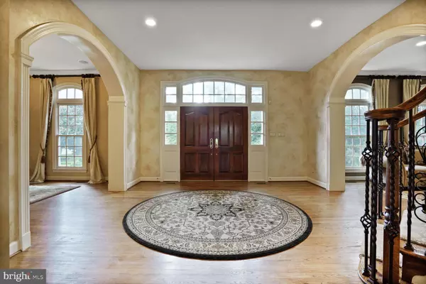 Great Falls, VA 22066,9864 WALKER GLEN CT