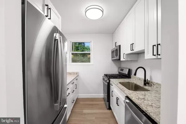 Hyattsville, MD 20781,3837 HAMILTON ST #J-102