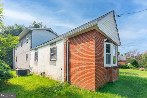 Capitol Heights, MD 20743,713 59TH PL