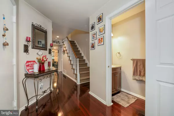 Marlton, NJ 08053,405 HAZELWOOD LN