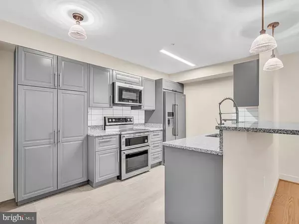 Washington, DC 20003,220 2ND ST SE #103