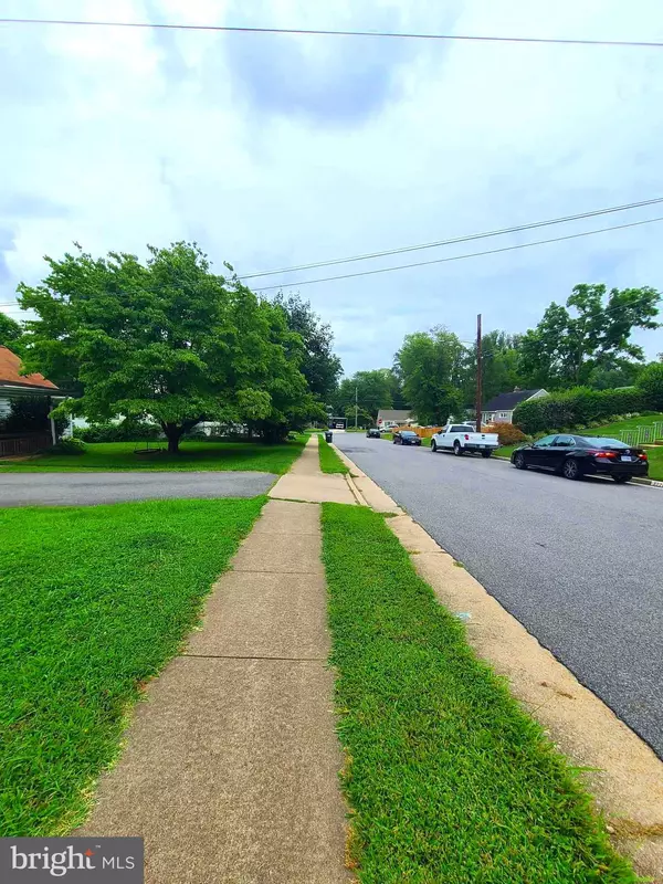 Falls Church, VA 22042,3225 DASHIELL RD