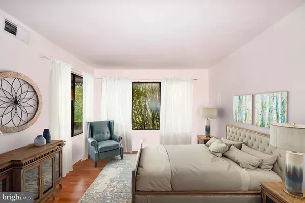 Gaithersburg, MD 20886,18458 BISHOPSTONE CT #249