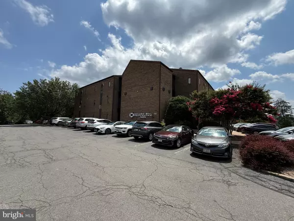 Springfield, VA 22152,6116 ROLLING RD #216