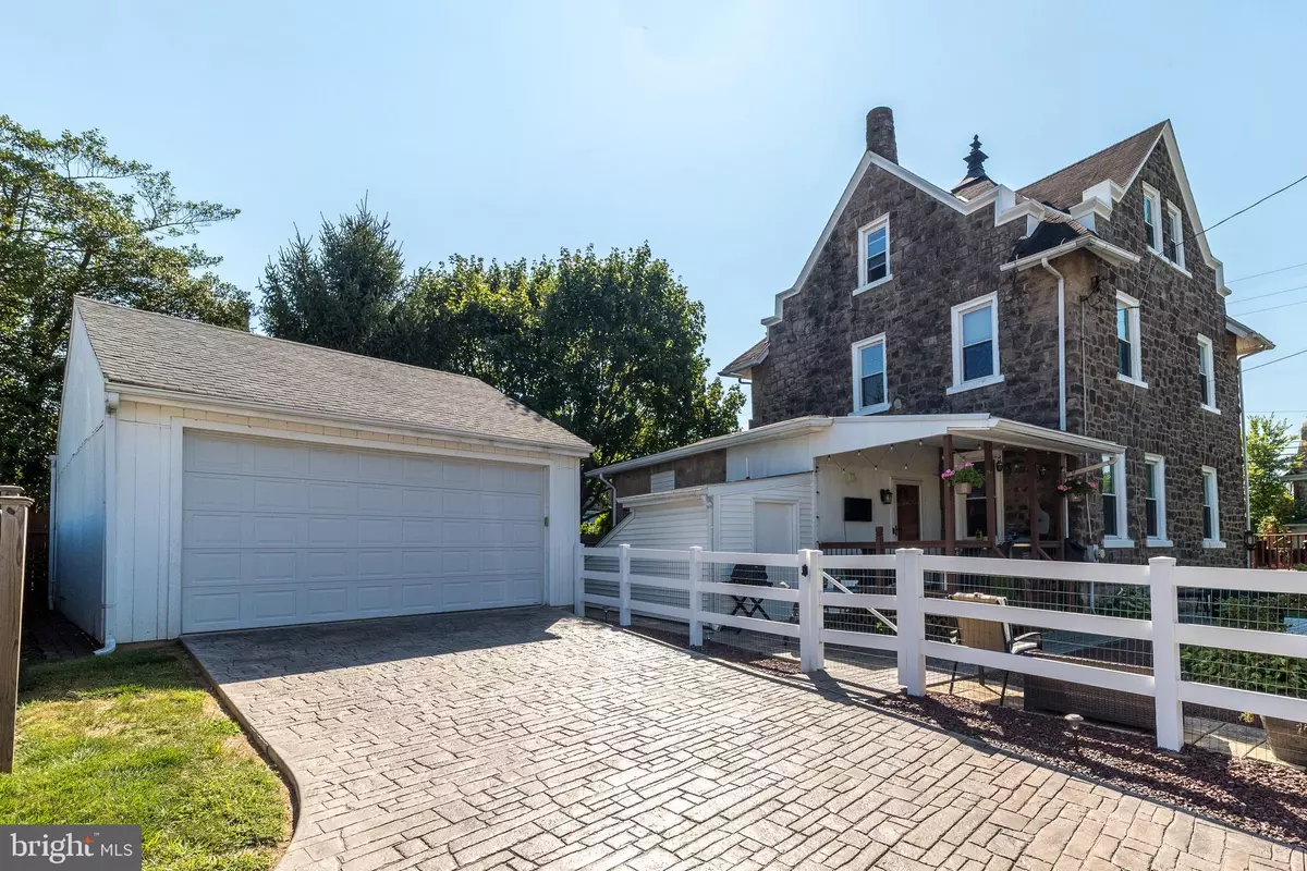 Ambler, PA 19002,401 HIGHLAND AVE