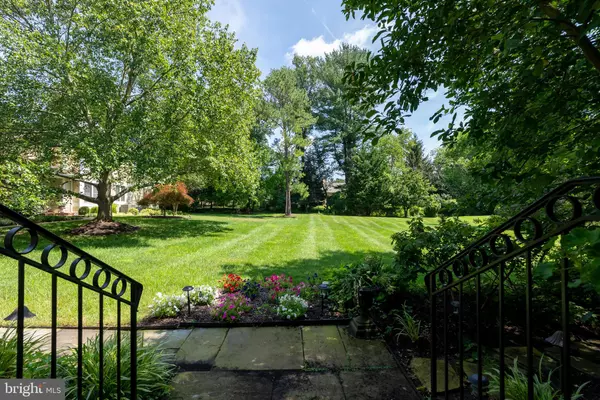 Lutherville Timonium, MD 21093,7 OLD BOXWOOD LN