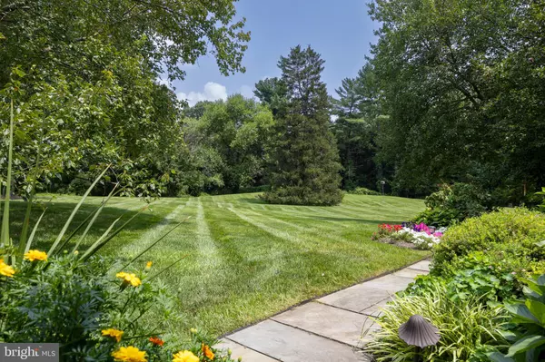 Lutherville Timonium, MD 21093,7 OLD BOXWOOD LN