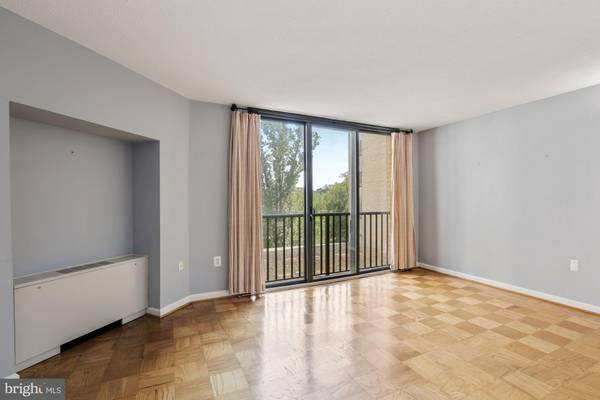 Chevy Chase, MD 20815,4242 EAST WEST HWY #502