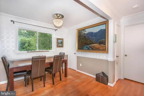 Alexandria, VA 22310,5914 RIDGE VIEW DR