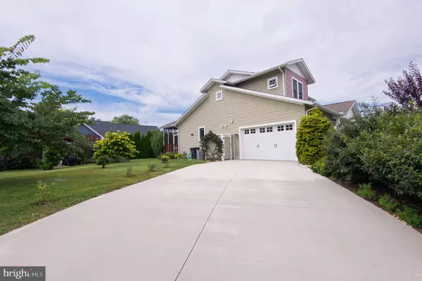 Lewes, DE 19958,61 BAY BREEZE DR