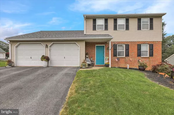 238 LEMON LN, Leola, PA 17540