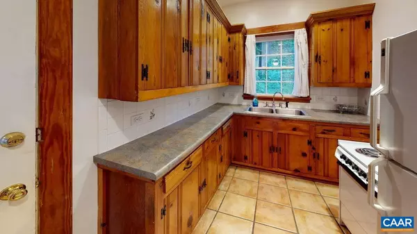 Charlottesville, VA 22902,609 WINE CELLAR CIR #B