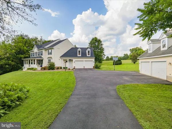 18290 OAK RIDGE DR,  Purcellville,  VA 20132