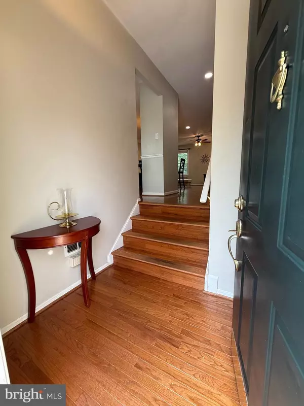 Oakton, VA 22124,3102 BRADFORD WOOD CT