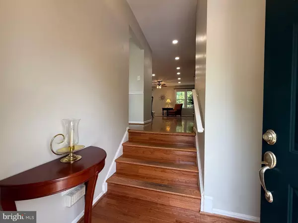 Oakton, VA 22124,3102 BRADFORD WOOD CT