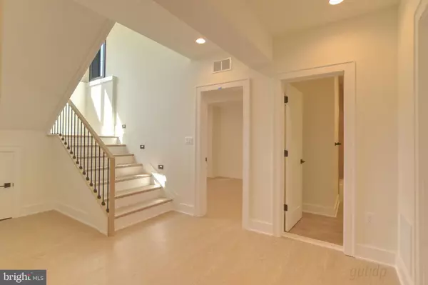 Silver Spring, MD 20902,10007 GARDINER AVE