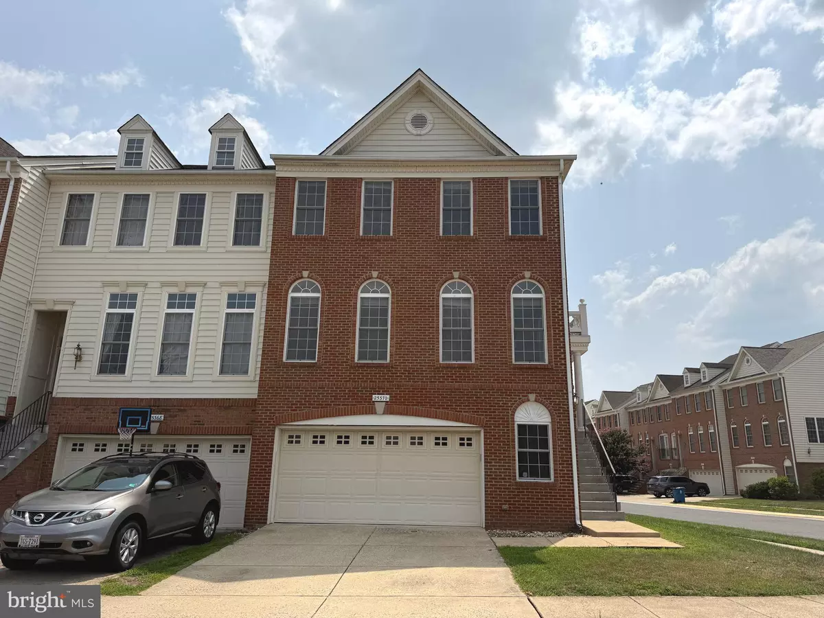 Chantilly, VA 20152,25370 WHIPPOORWILL TER