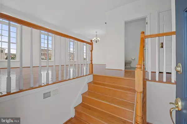 Chantilly, VA 20152,25370 WHIPPOORWILL TER