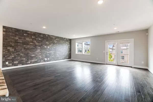 Ashburn, VA 20147,44750 TIVERTON SQ