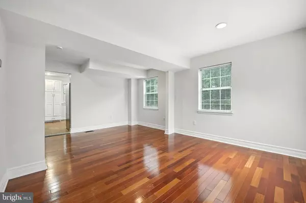 Woodbridge, VA 22193,15139 CATALPA CT
