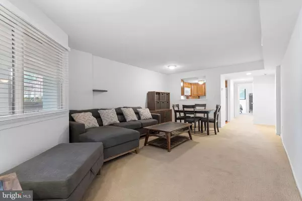 Reston, VA 20191,1951 SAGEWOOD LN #315