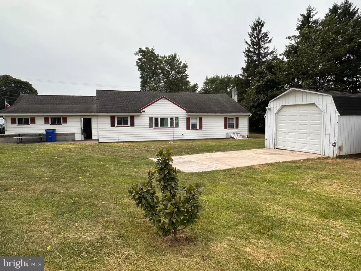 Breezewood, PA 15533,220 GRACEVILLE RD E