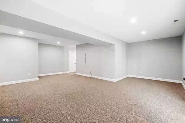Marlton, NJ 08053,89 ISABELLE CT
