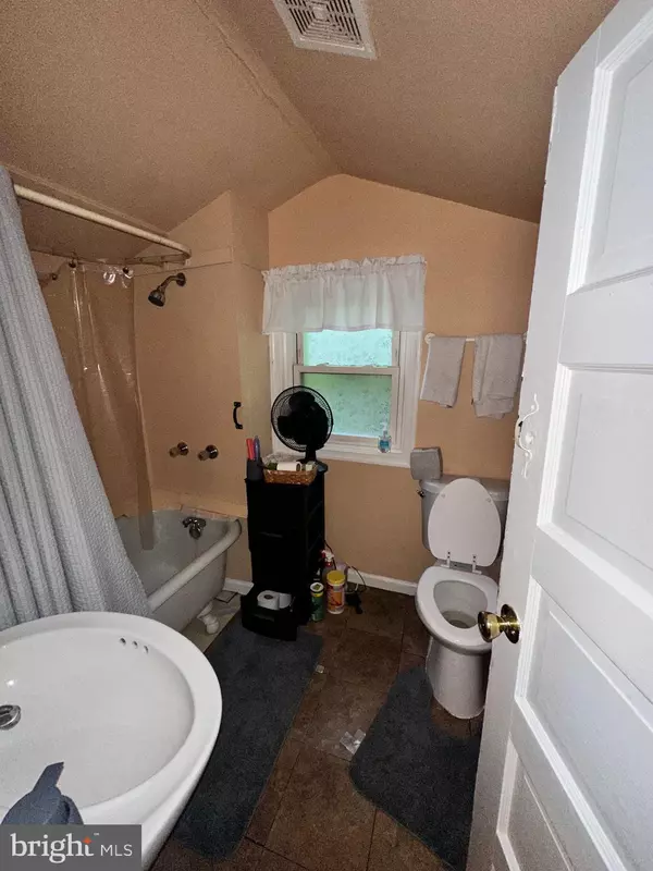 Coatesville, PA 19320,107 ASH ST