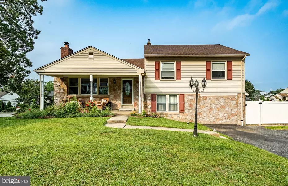 708 ELGIN RD, Newtown Square, PA 19073