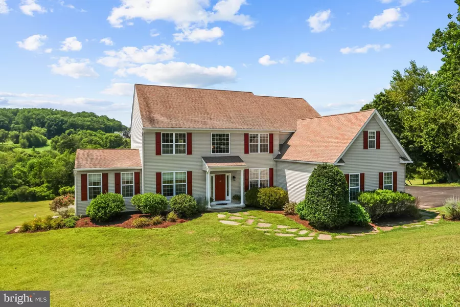 2932 SILVER CREEK CIR, Kutztown, PA 19530