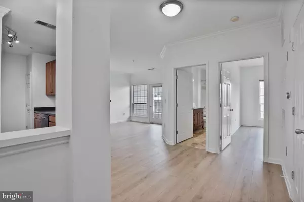 Alexandria, VA 22304,4854 EISENHOWER AVE #253