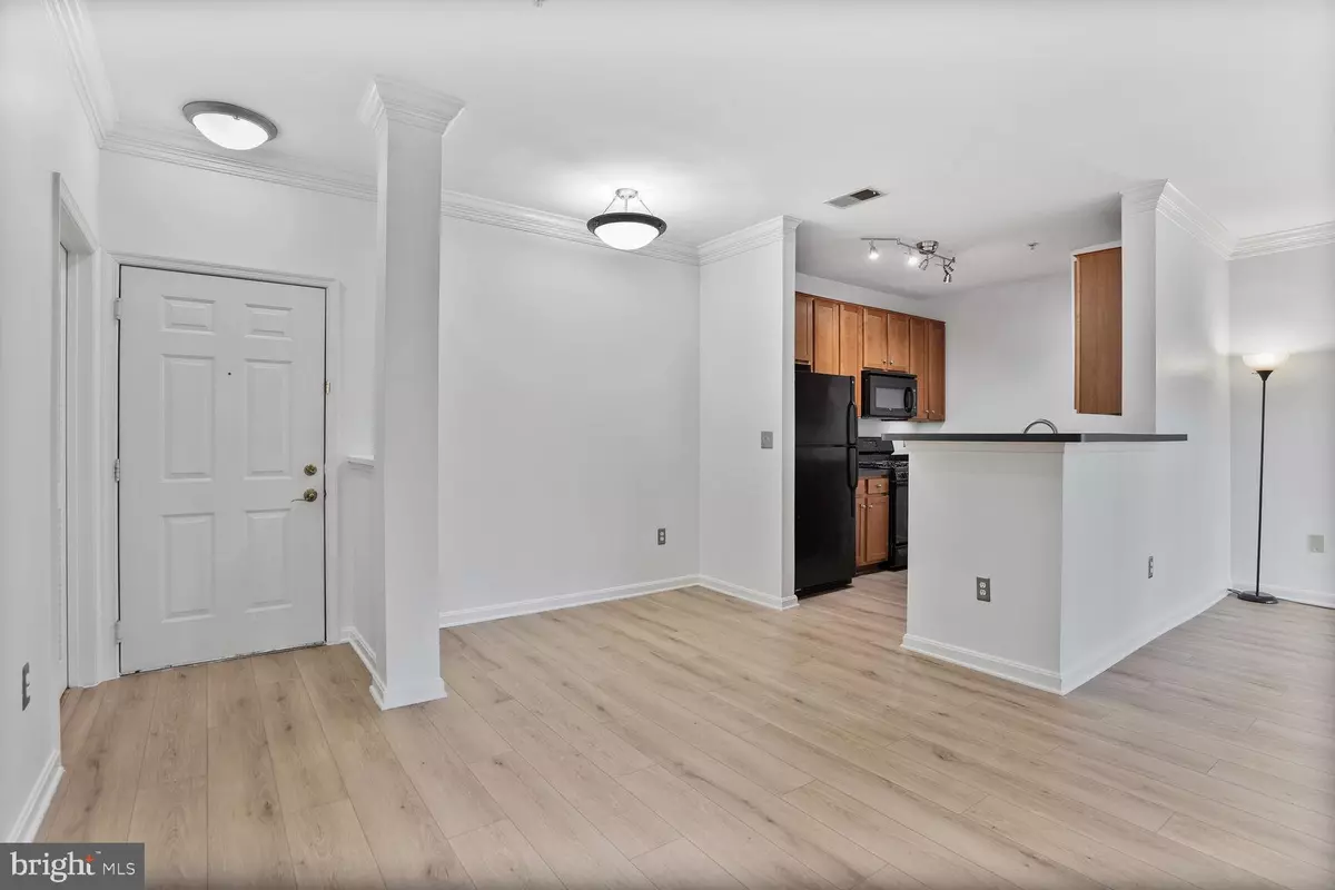 Alexandria, VA 22304,4854 EISENHOWER AVE #253