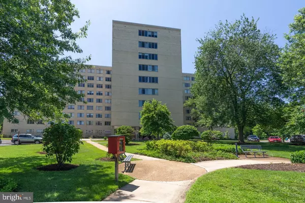 6631 WAKEFIELD DR #804, Alexandria, VA 22307