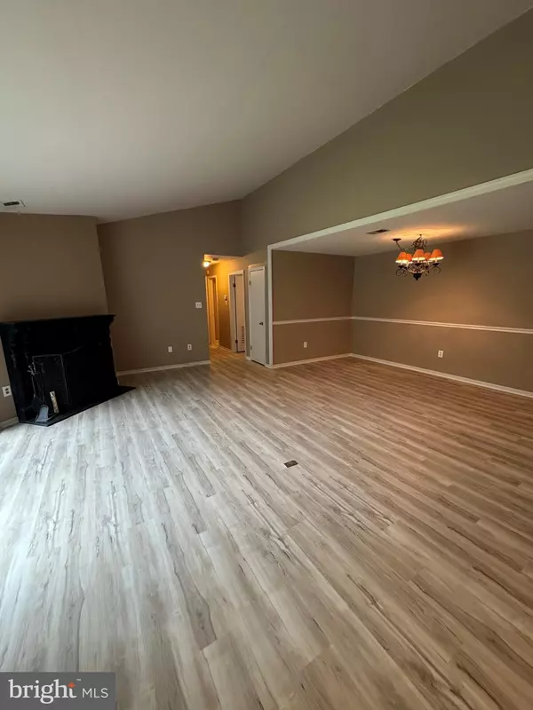 Sellersville, PA 18960,906 MEWS DR